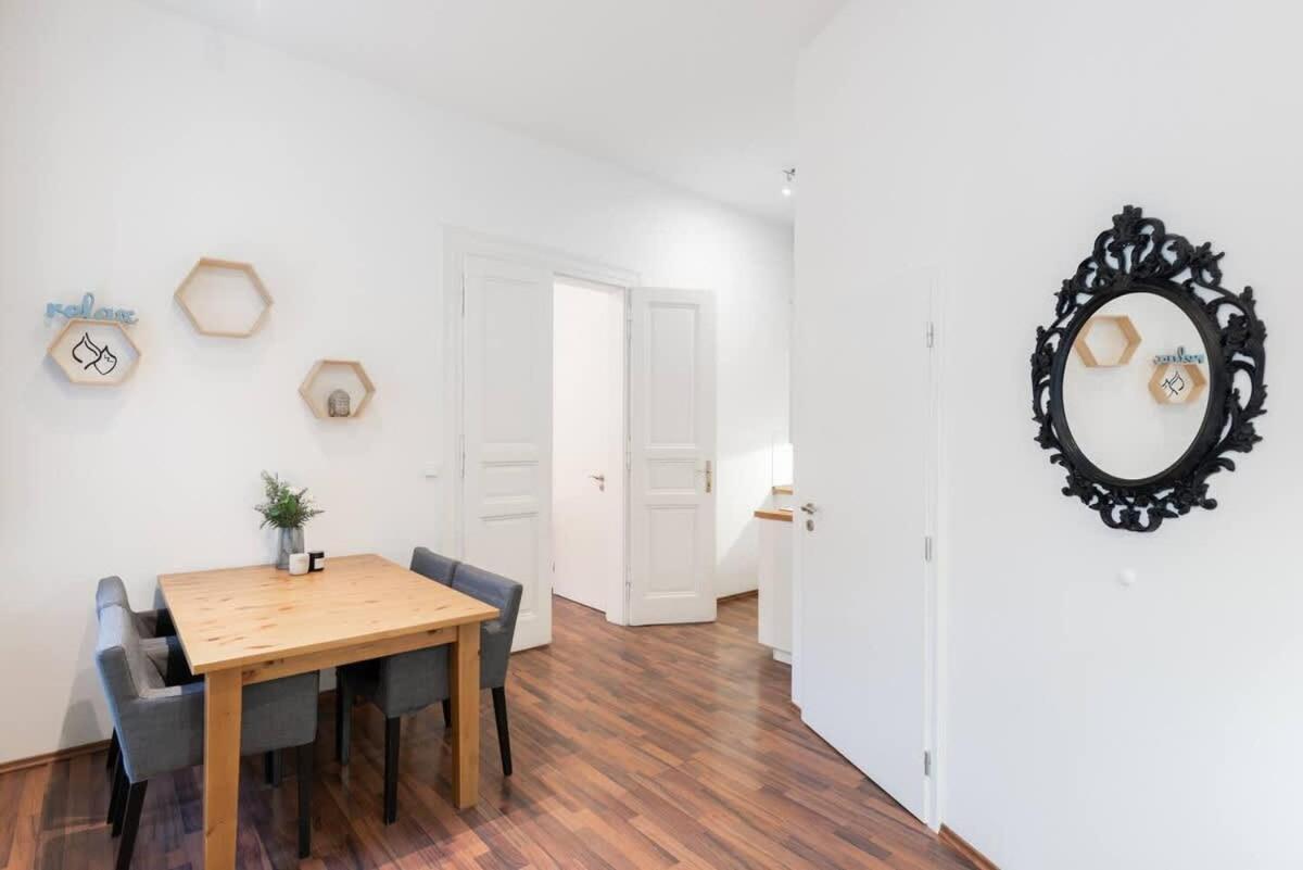 Metropolitan With Amenities * Praag